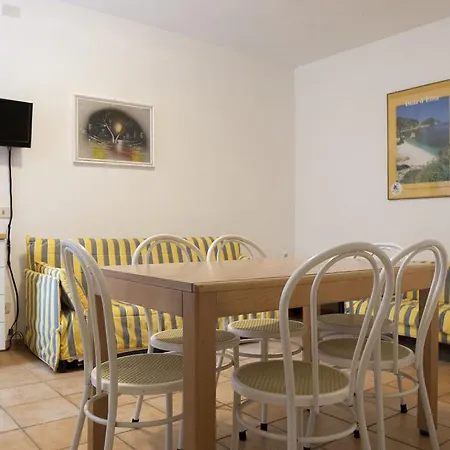 Le Mimose מלון דירות 3*